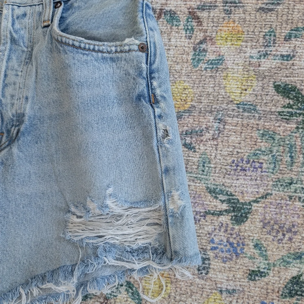 Agolde Riley High Rise Denim Short - Picture 5 of 7